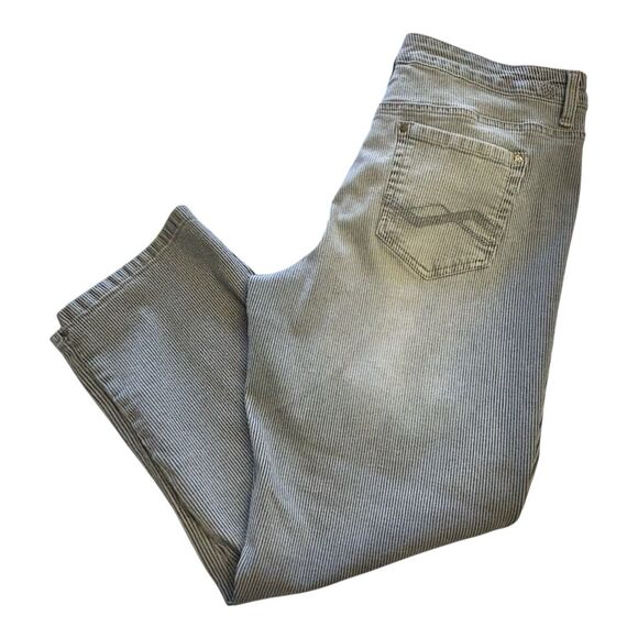 Code Bleu Women’s Jeans Stretch Light Wash Blue Railroad Striped Ankle Pants - Picture 3 of 10